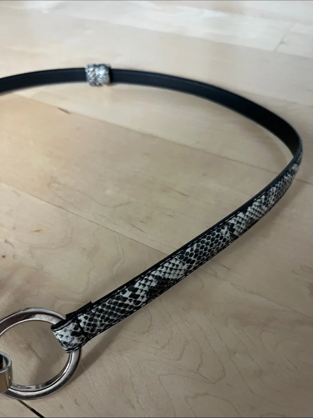 Slim Snake-Print Ring Buckle Women's Belt in Black/Gray